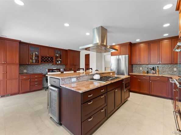 114 Oxford Road, New Rochelle NY 10804