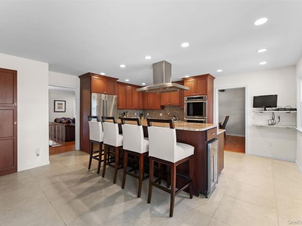 114 Oxford Road, New Rochelle NY 10804