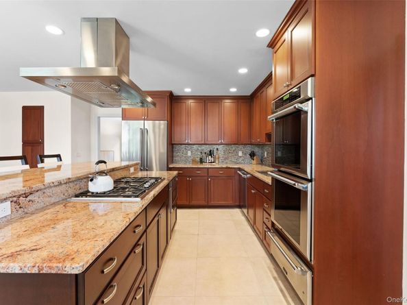 114 Oxford Road, New Rochelle NY 10804
