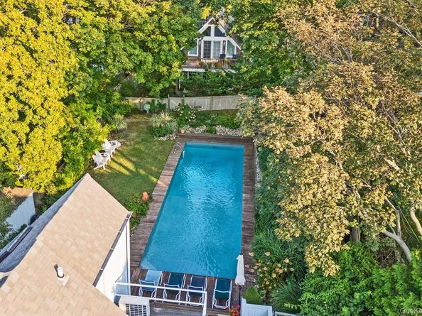 6 Gallatin Lane, East Hampton NY 11937