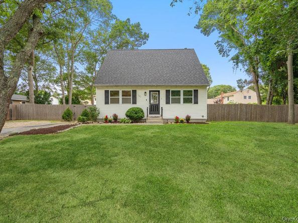143 Robinwood Drive, Shirley NY 11967