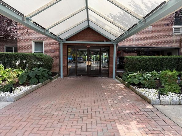 23-35 Bell Boulevard 6G, Bayside NY 11360