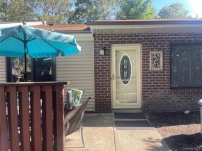 837 Skyline Drive 837, Coram NY 11727
