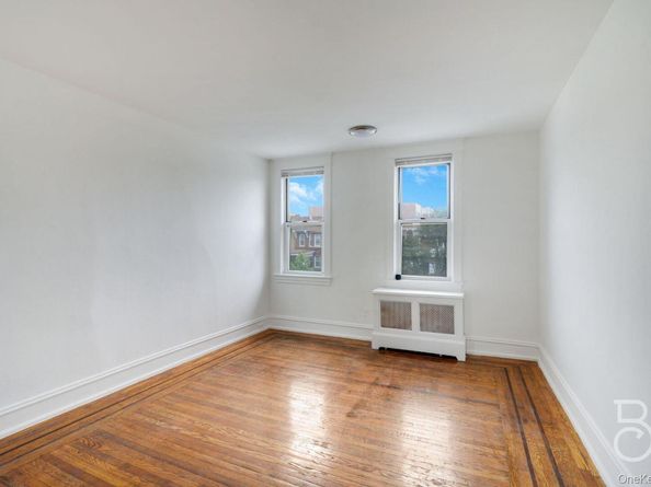 27-12 Ditmars Boulevard, Astoria NY 11105