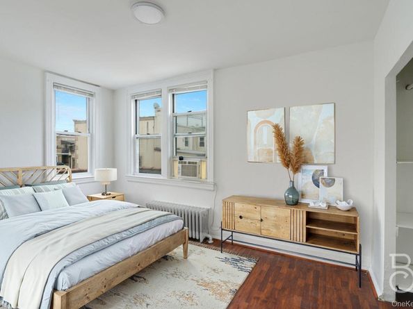 27-12 Ditmars Boulevard, Astoria NY 11105