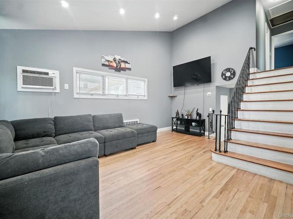 112 Casper Street, Valley Stream NY 11580