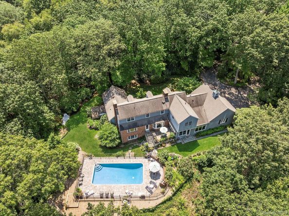19 Beach Plum Drive, Centerport NY 11721