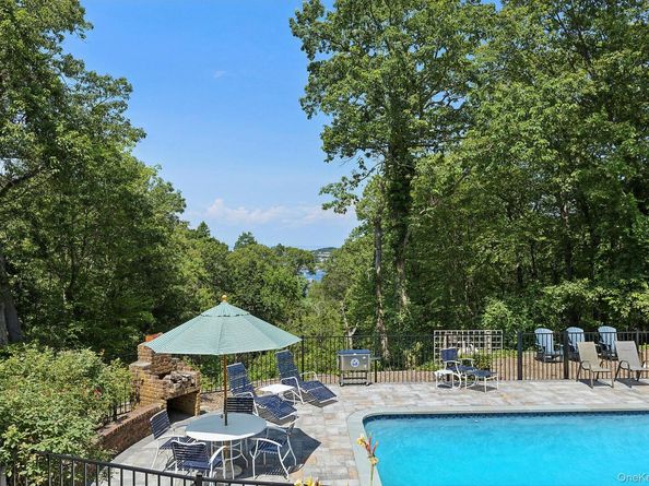 19 Beach Plum Drive, Centerport NY 11721