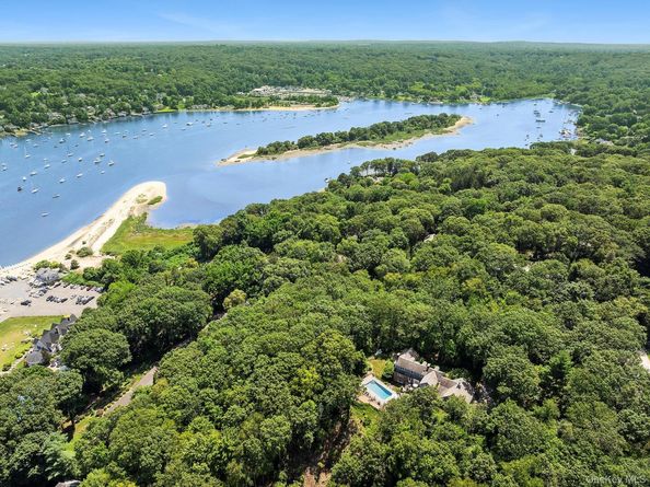 19 Beach Plum Drive, Centerport NY 11721