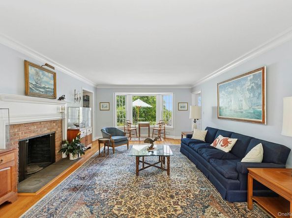 19 Beach Plum Drive, Centerport NY 11721