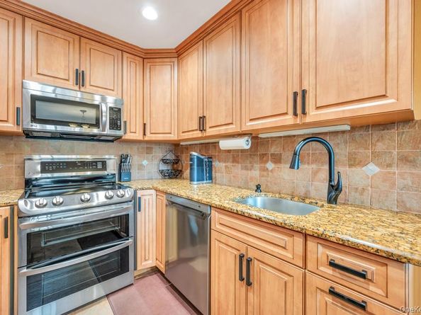 45 Greenmeadow Court, Deer Park NY 11729
