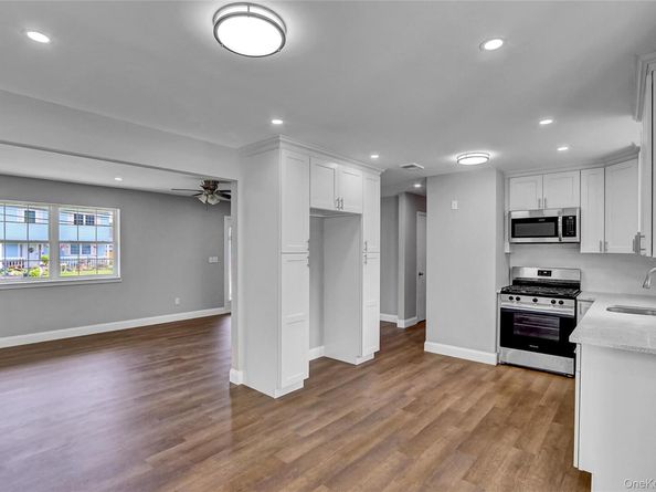 125 Smith Street, Central Islip NY 11722