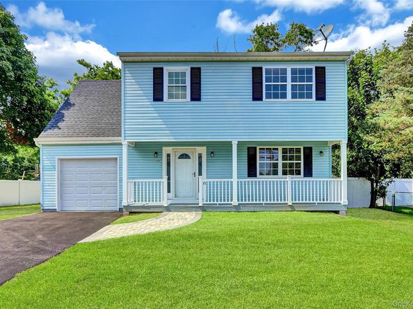125 Smith Street, Central Islip NY 11722