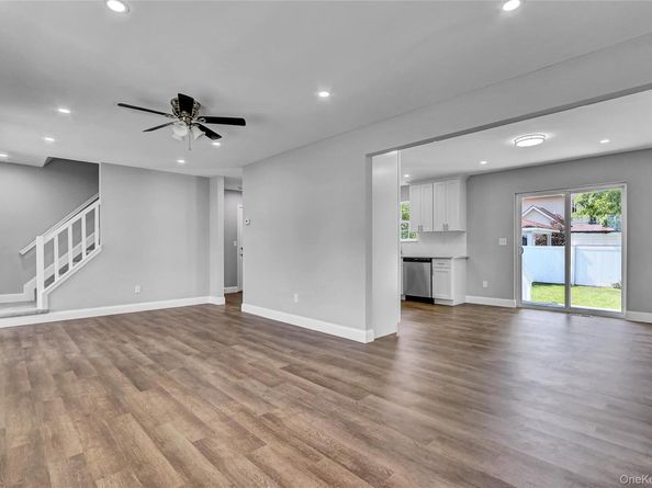 125 Smith Street, Central Islip NY 11722