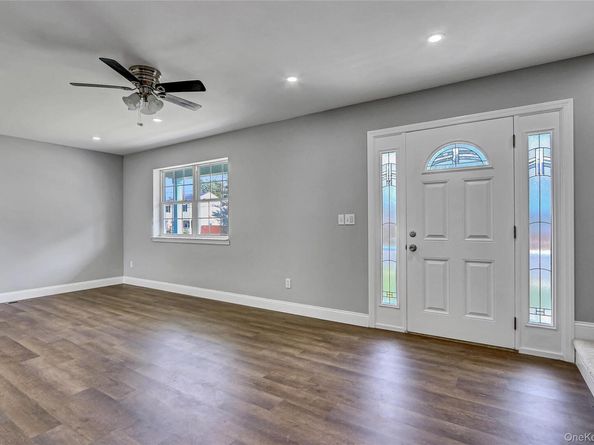125 Smith Street, Central Islip NY 11722