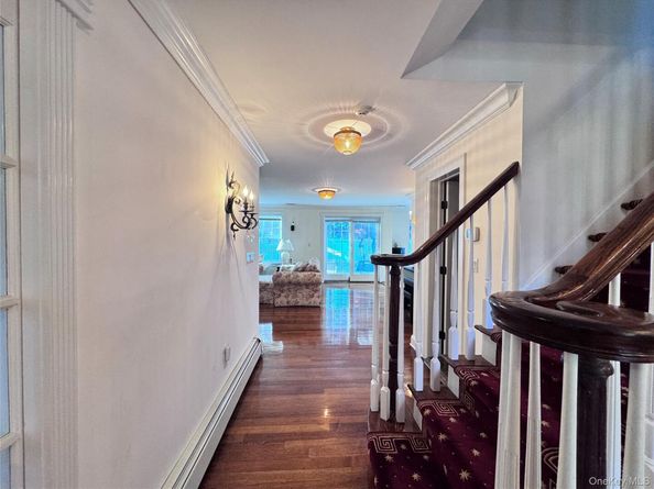 35 Moss Lane, Jericho NY 11753