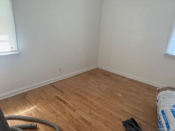 71 Kane Place, North Babylon NY 11703
