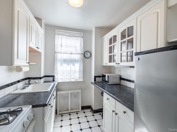 55 Knolls Crescent 5F, Bronx NY 10463