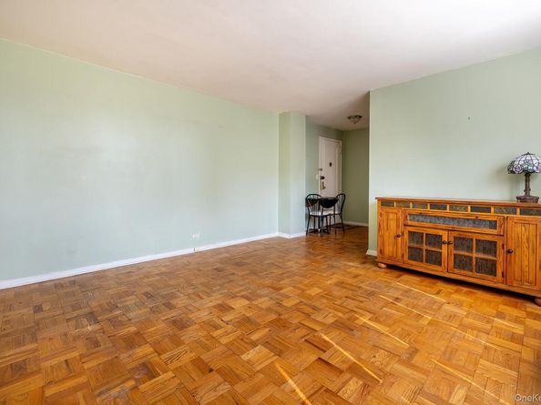 55 Knolls Crescent 5F, Bronx NY 10463