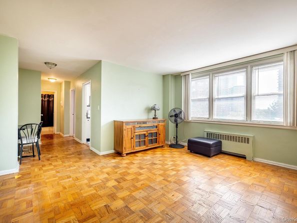 55 Knolls Crescent 5F, Bronx NY 10463