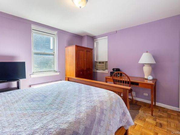 55 Knolls Crescent 5F, Bronx NY 10463