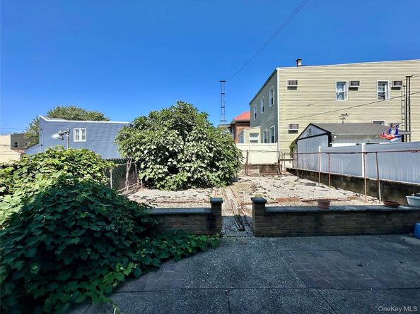 64-13 Metropolitan Avenue, Middle Village NY 11379