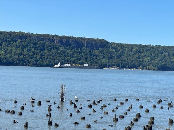 23 Water Grant Street 11A, Yonkers NY 10701