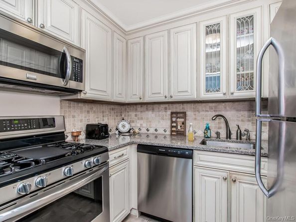 23 Water Grant Street 11A, Yonkers NY 10701