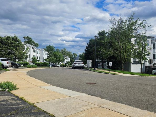 242-12A oak park Drive 99A, Douglaston NY 11362