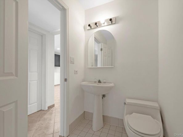 242-12A oak park Drive 99A, Douglaston NY 11362