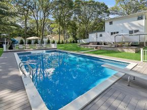 28 Val Court, Holbrook NY 11741