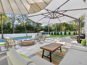 28 Val Court, Holbrook NY 11741