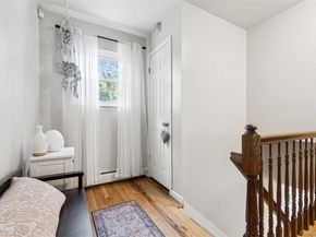 28 Val Court, Holbrook NY 11741