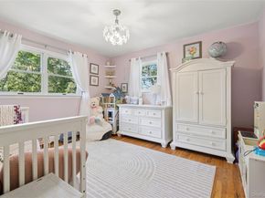 28 Val Court, Holbrook NY 11741
