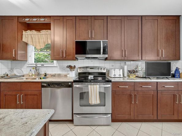 99 Spencer Drive, New Rochelle NY 10801