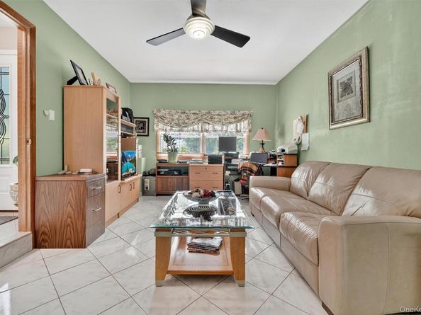 99 Spencer Drive, New Rochelle NY 10801