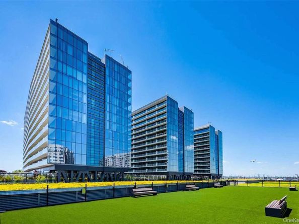 13105 40th Road 17L, Flushing NY 11354