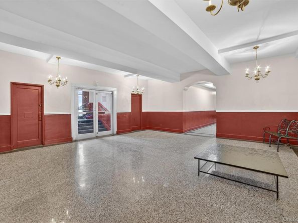 2 Fisher Drive 318, Mount Vernon NY 10552