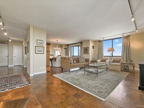 26910 Grand Central Parkway 31N, Floral Park NY 11005