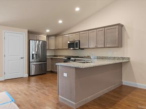 4 Steven Circle 4, Dix Hills NY 11746