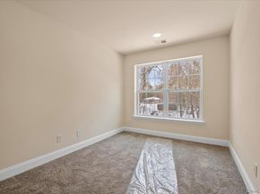 4 Steven Circle 4, Dix Hills NY 11746