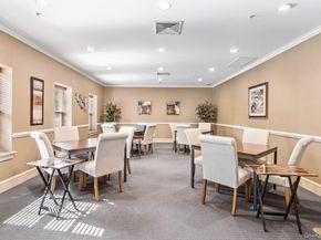 4 Steven Circle 4, Dix Hills NY 11746