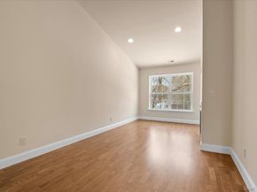 4 Steven Circle 4, Dix Hills NY 11746