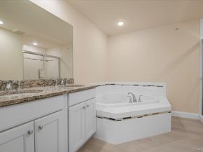 4 Steven Circle 4, Dix Hills NY 11746