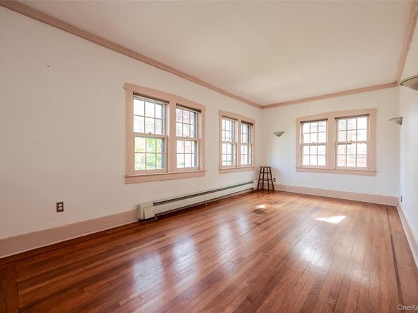 32 E Atlantic Avenue, Oceanside NY 11572