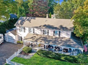 310 6th Avenue, Saint James NY 11780