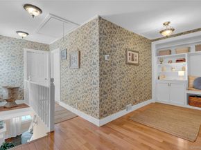 310 6th Avenue, Saint James NY 11780