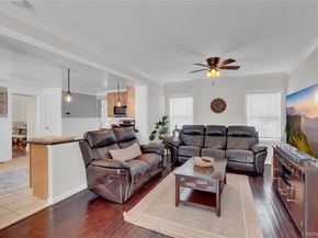 310 6th Avenue, Saint James NY 11780
