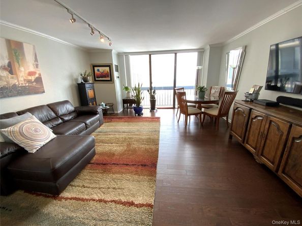 27110 Grand Central Parkway 31Y, Floral Park NY 11005