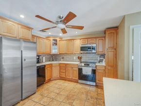 23 Pearsall Place, Deer Park NY 11729